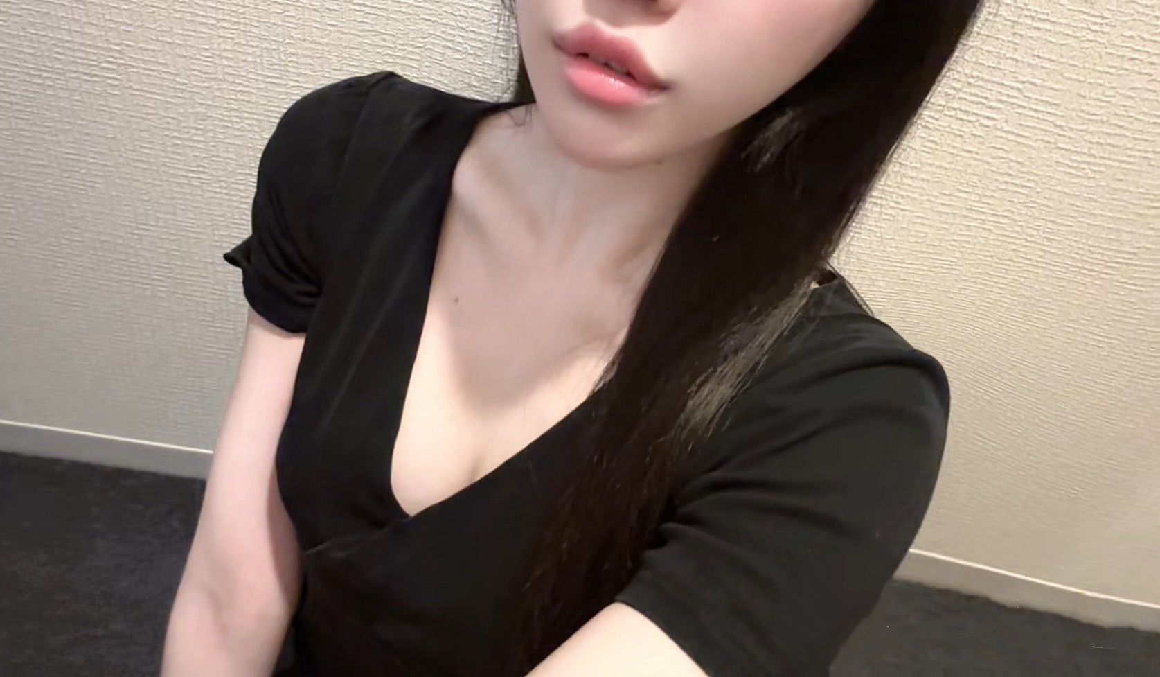 新人あやの